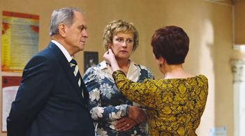 Valeriy Afanasev, Tatyana Orlova, and Galina Petrova in Mezhdu nami, devochkami. Prodolzheniye: Episode #1.6 (2019)