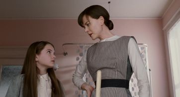 Nicole Kidman and Emmy Clarke in Fur: An Imaginary Portrait of Diane Arbus (2006)