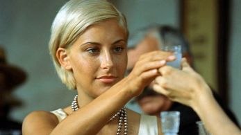 Avalon Barrie in Summer Lover (2008)