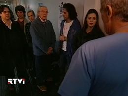 Carlos Portaluppi, Fabio Di Tomaso, and Mónica Antonópulos in Vidas robadas (2008)