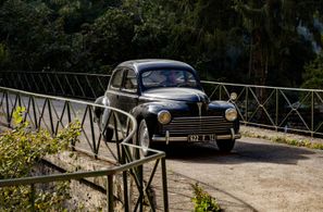 Clive Owen and Cara Bossom in Monsieur Spade (2024)