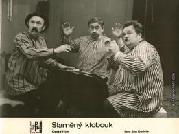 Frantisek Filipovský, Josef Hlinomaz, and Jan Libícek in Straw Hat (1972)