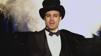 Femme Fatales 'Visions'