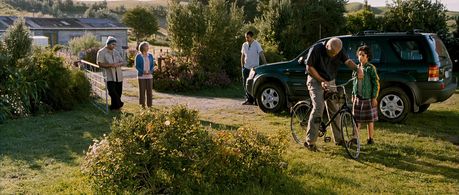Cliff Curtis, Vicky Haughton, Rawiri Paratene, Keisha Castle-Hughes, and Grant Roa in Whale Rider (2002)