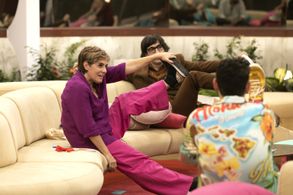 Anabel Alonso and Luis Piedrahita in LOL - Last One Laughing Spain (2021)