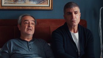 Özcan Deniz and Serif Erol in Kizil Goncalar (2023)