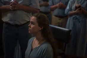 Jessica Faulkner in Glitch (2015)