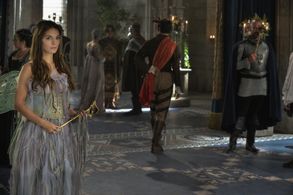 Alan Van Sprang and Caitlin Stasey in Reign (2013)