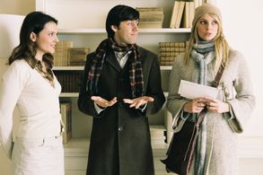 Virginie Ledoyen, Emmanuel Mouret, and Frédérique Bel in Shall We Kiss? (2007)