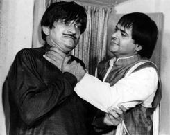 Shafi Inamdar and Farooq Shaikh in Ab Insaf Hoga (1995)