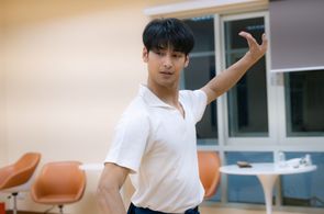 Apo Nattawin Wattanagitiphat in Man Suang (2023)