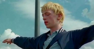 Tino Mewes in Do Fish Do It? (2002)