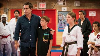 Jason Jones, Tuffy Questell, Ashley Gerasimovich, Nelson Cheng, and Liam Carroll in The Detour (2016)