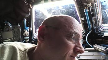 Scott Kelly in A Year in Space: Last Days in Space (2016)