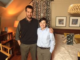 Dodge with actor, Kenneth Lipper, on the set of Frequency