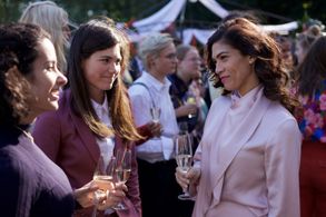 Laura Gómez, Hanna van Vliet, and Jouman Fattal in Anne Plus (2018)