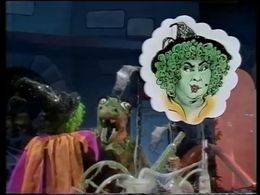 Carol Lee Scott and Freddie Stevens in Emu's World (1982)