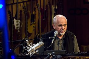 Peter Gabriel in Guitar Center Sessions (2010)