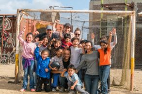 Uta Briesewitz, Frank Dillane, and Danay Garcia in Fear the Walking Dead (2015)