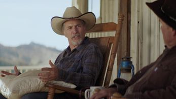 Eddie King in Porch Light (2019)