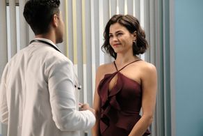Jenna Dewan and Manish Dayal in The Resident (2018)