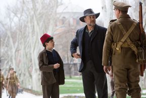 Russell Crowe and Dylan Jett in The Water Diviner (2014)