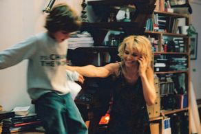 Juliette Binoche and Simon Iteanu in Flight of the Red Balloon (2007)