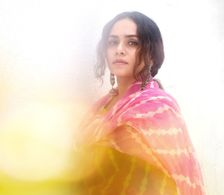 Amruta Khanvilkar in Bus Stop (2017)
