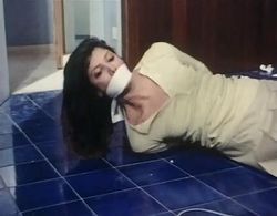 Laura Belli in La porta sul buio: Il vicino di casa (1973)