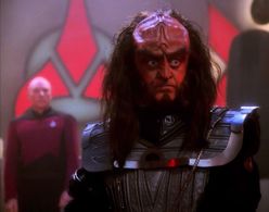 Patrick Stewart and Robert O'Reilly in Star Trek: The Next Generation (1987)