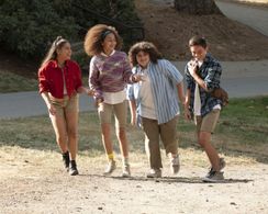 Max Torina, Alison Fernandez, Elie Samouhi, and Izabela Rose in Upside-Down Magic (2020)