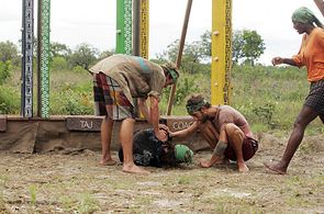 Tamara Johnson, Benjamin Wade, James Thomas Jr., and Stephen Fishbach in Survivor (2000)