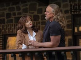 Susan Sarandon and Trace Adkins in Monarch (2022)