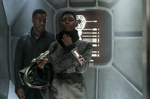 David Ajala and Jodie Turner-Smith in Nightflyers (2018)