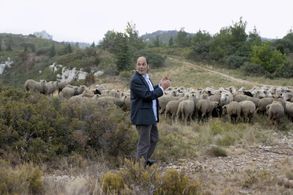 Jean-Pierre Bacri in Let it Rain (2008)