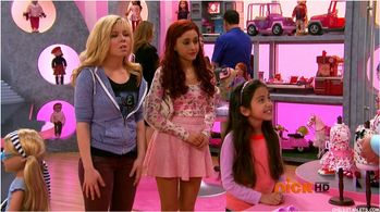 Jennette McCurdy, Ariana Grande, and Isabella Day in Sam & Cat (2013)
