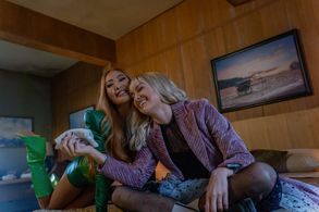 Nicole Kang and Rachel Skarsten in Batwoman