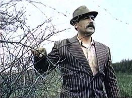 Fyodor Strigun in Takaya pozdnyaya, takaya tyoplaya osen (1982)