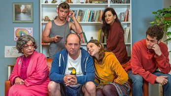 Tal Friedman, Rivka Michaeli, Alon Lior, Michal Bernstein, Joy Rieger, and Michael Givati in Aba Mishtadel (2019)