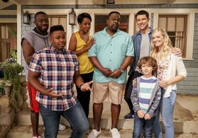 Tichina Arnold, Cedric the Entertainer, Max Greenfield, Sheaun McKinney, Beth Behrs, Marcel Spears, and Hank Greenspan i