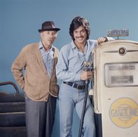 Jack Albertson and Freddie Prinze in Chico and the Man (1974)