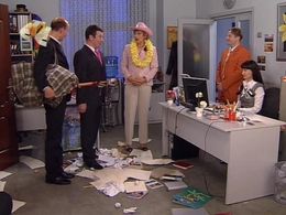 Nonna Grishaeva and Tatyana Orlova in Papiny dochki (2007)