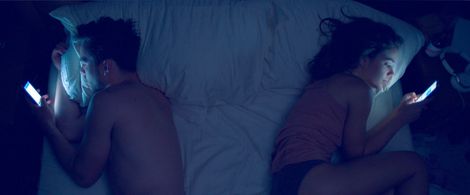 Nicholas Hoult and Laia Costa in Newness (2017)