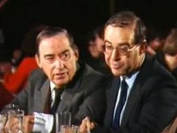 Pavlos Haikalis and Nikos Rizos in Trellos papas tous vaftise (1988)