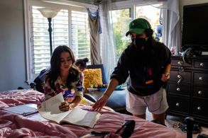 Elle Mills in Reply (2022)