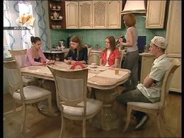 Elena Ksenofontova, Ekaterina Nosik, Vadim Utenkov, and Darya Nosik in Dochki-materi (2007)