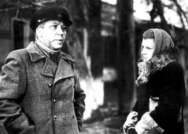 Lyudmila Gurchenko and Yuriy Nikulin in Twenty Days Without War (1977)