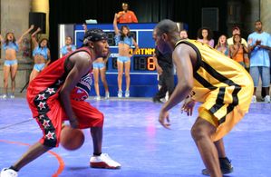 Anthony Mackie and Philip Champion in Crossover (2006)