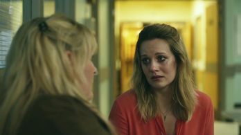 Cara Theobold in Kiri