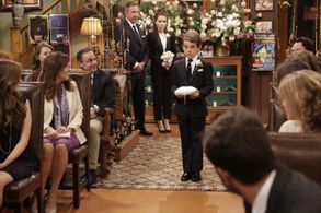 Tim Allen, Kaitlyn Dever, and Flynn Morrison in Last Man Standing (2011)